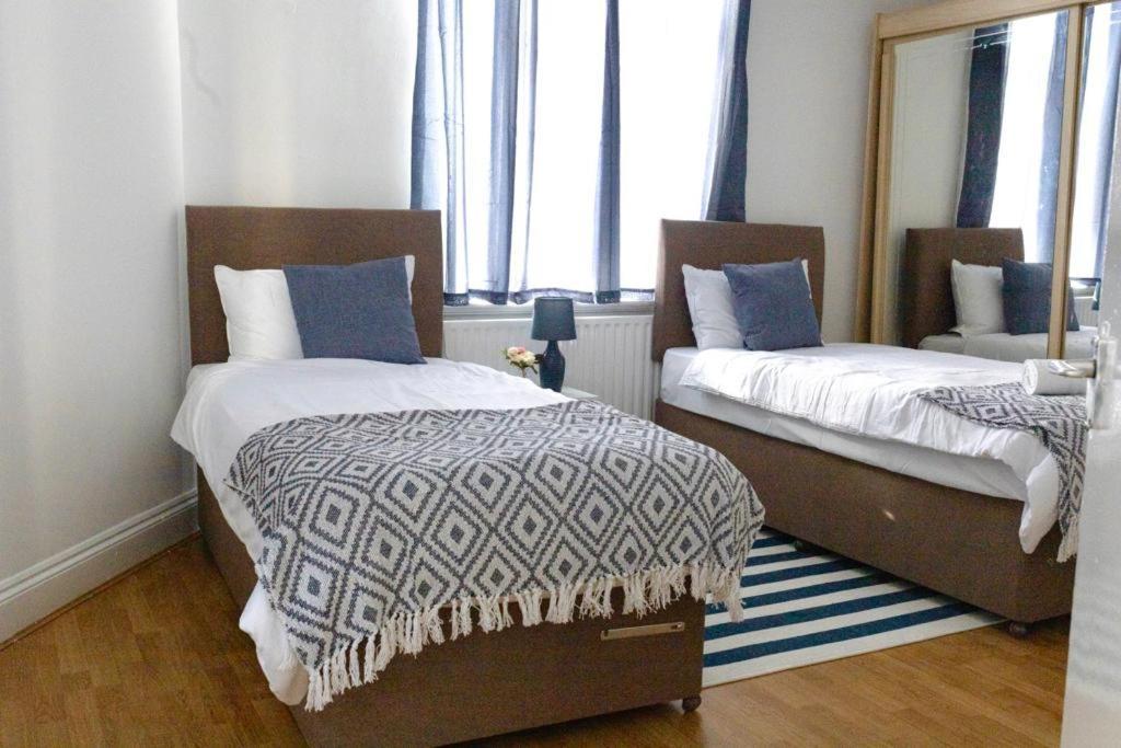 Spacious City Centre 2 Bedroom Apartment - Lt Apartment Leicester Eksteriør billede
